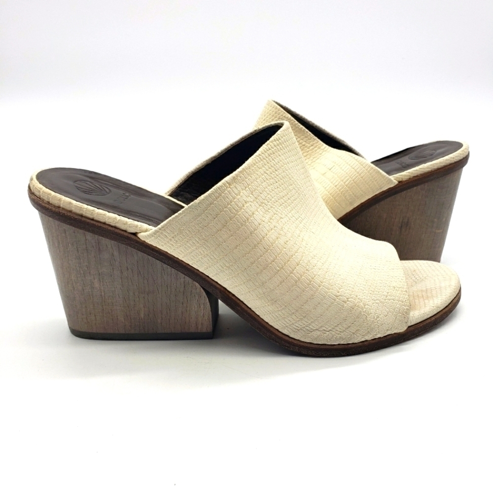Coclico women EU 38.5 cream wedge sandals embossed leather wood heel clog Spain